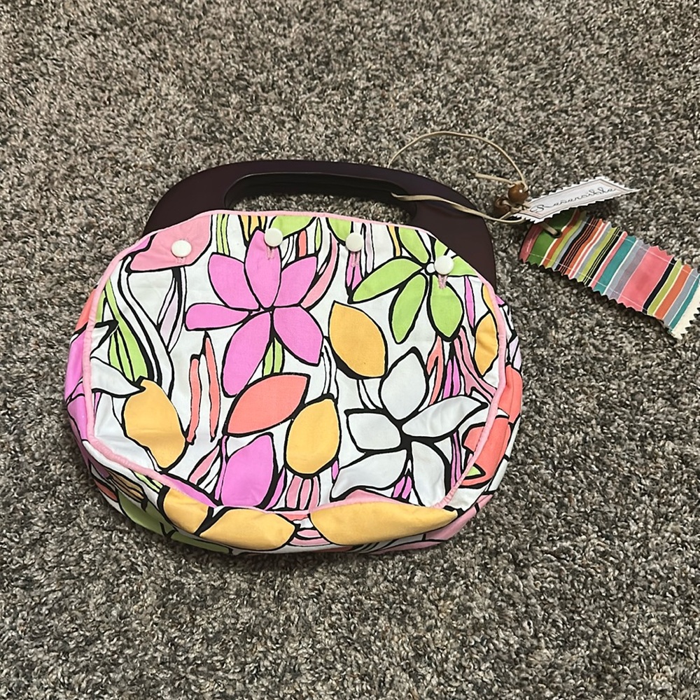 Reversible fabric wood handle handbag NEW. See small flaws on wood in photos